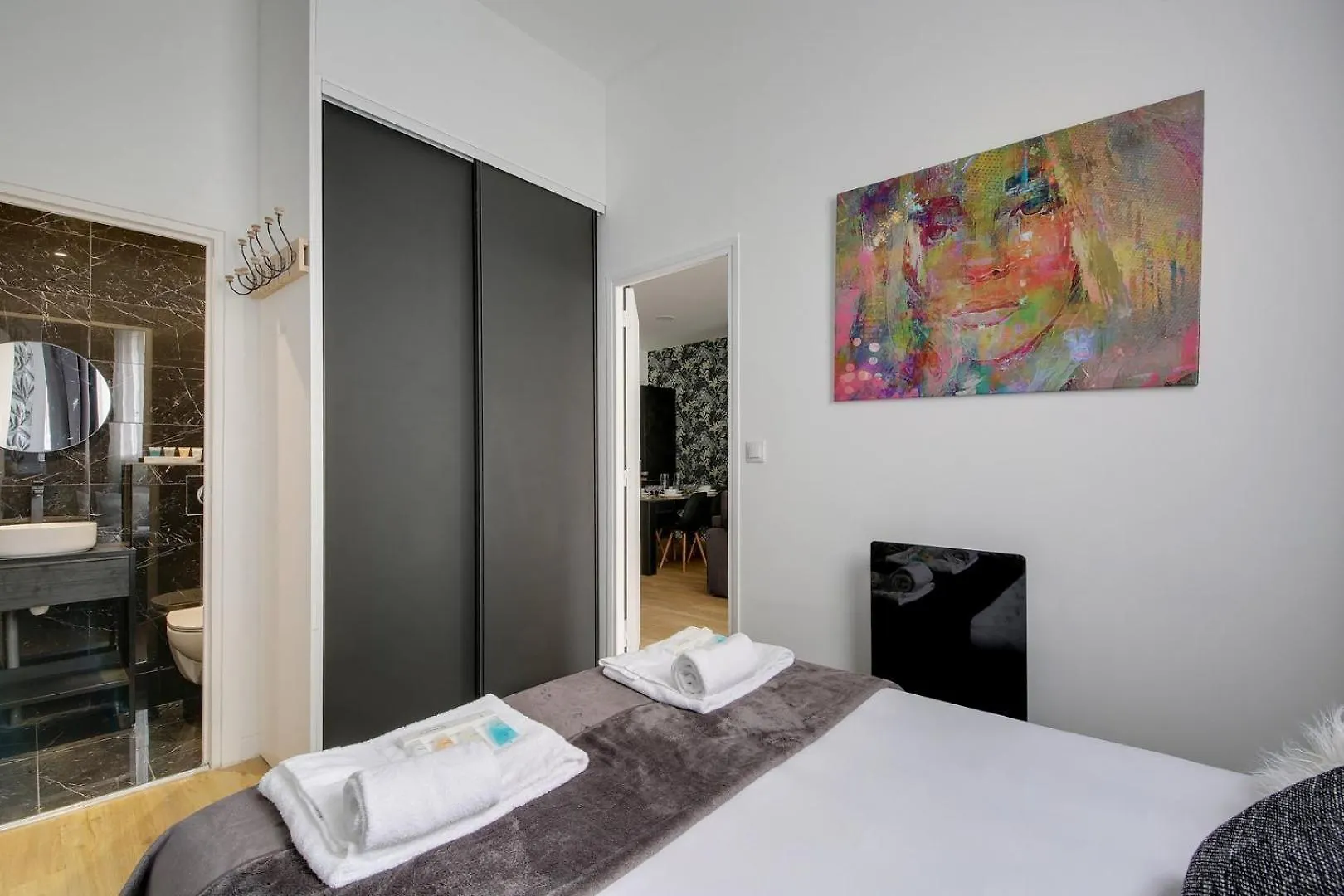 195 Suite Royal - Superb Apartment In Paris 0*,  France