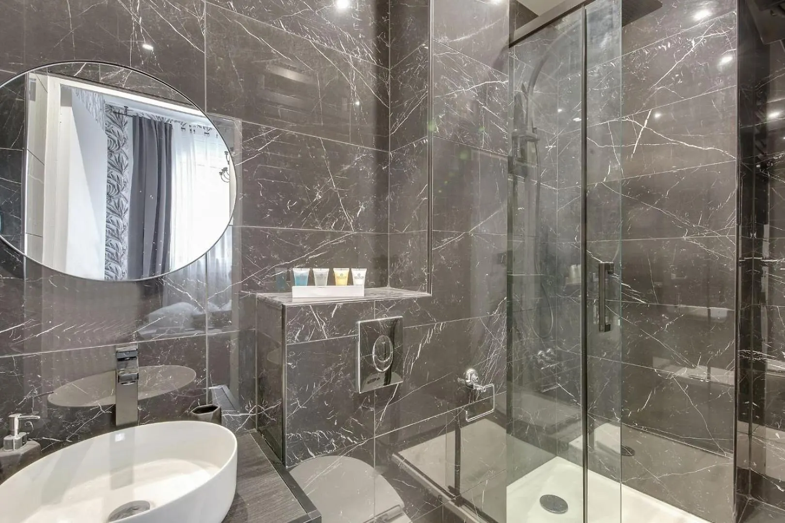 195 Suite Royal - Superb Apartment In Paris France